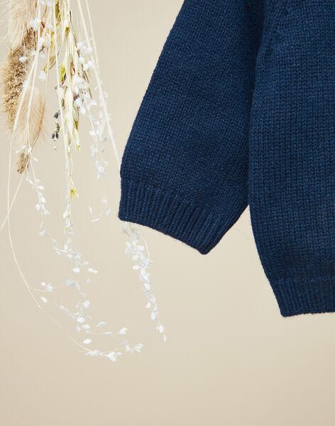 Discover this navy blue cardigan, part of the soft, poetic world of Natalys. Our modern, stylish collections, and our helpful hints and services, are always here for you. VARSOVIE 19 / 19IU2021N12714